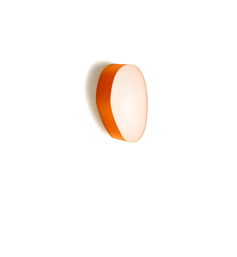 LZF Guijarro Wand- und Deckenleuchte – Furnier Orange