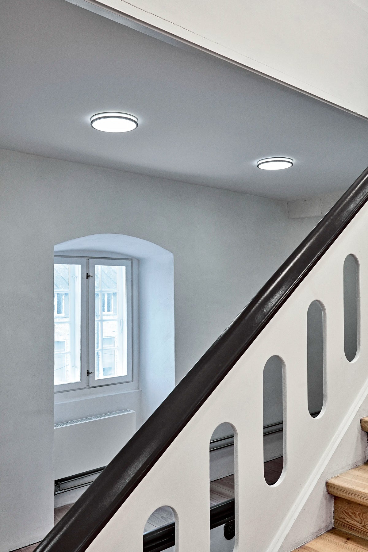 Louis Poulsen AJ Munkegaard Deckenleuchte – Satin chrome plated, Ø 460, LED 3000K 30W