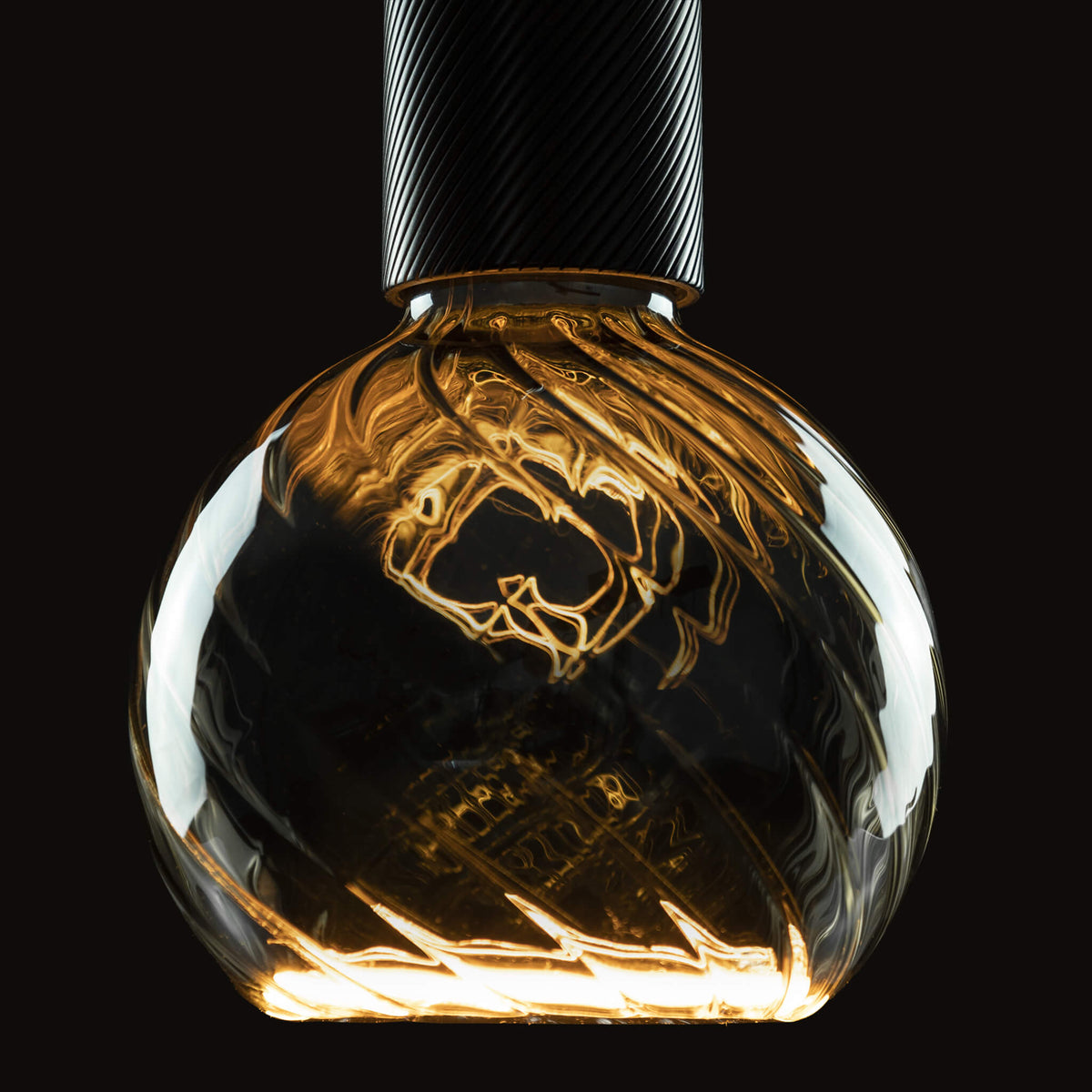 SEGULA LED Floating Globe 125 twisted smokey grau – E27, 6 W, 1.900 K, dimmbar – Produktansicht 1
