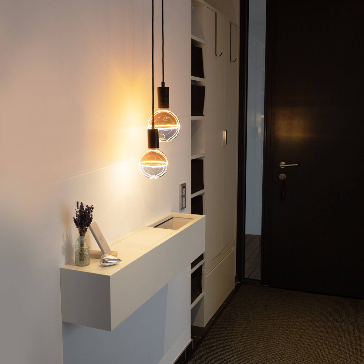 SEGULA LED Illusion Globe 127 2tones gelb blau – E27, 5 W, 1.900 K, dimmbar – Produktansicht 3