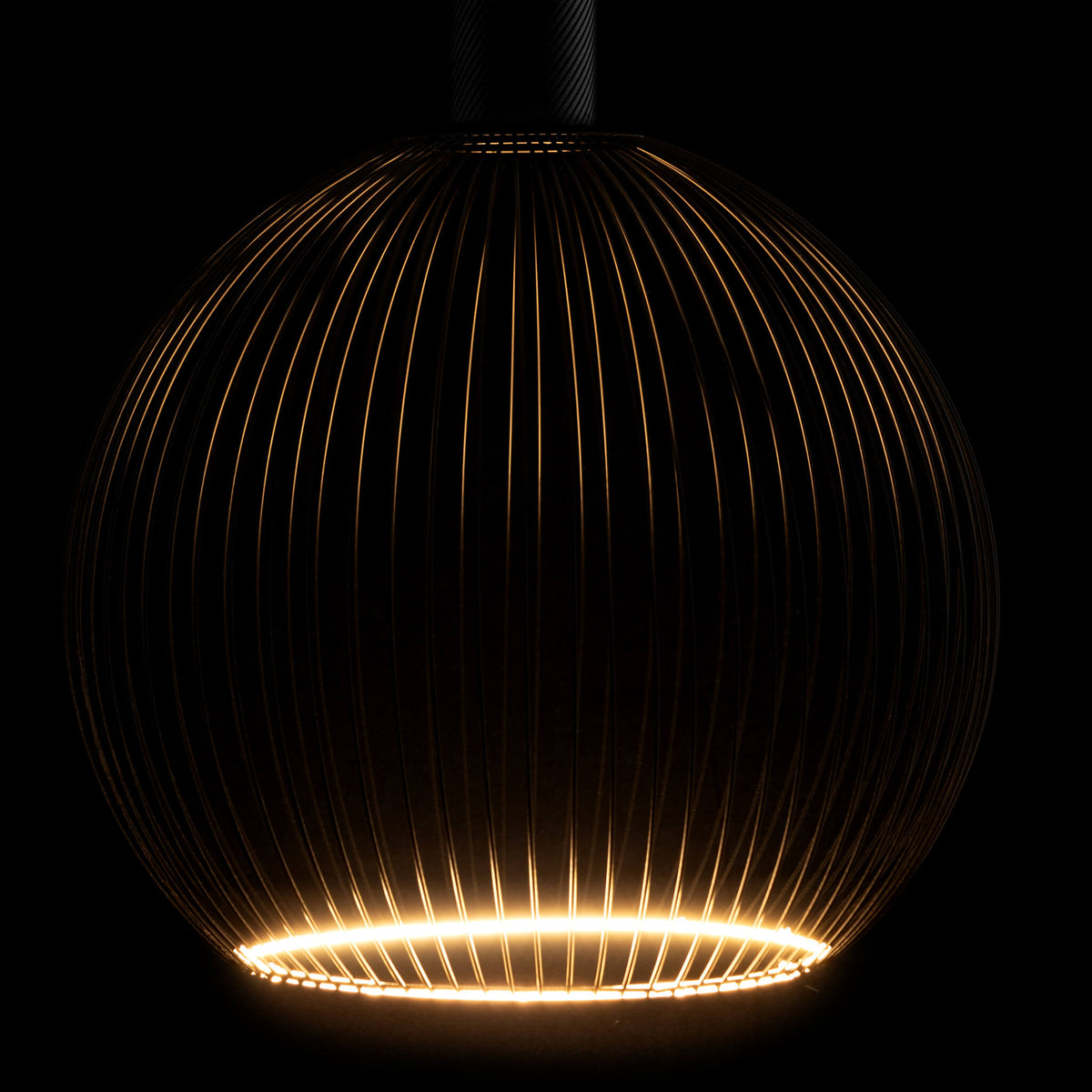 SEGULA LED Floating Filo Globe 300 schwarz – E27, 6 W, 2.200 K, dimmbar – Produktansicht 1