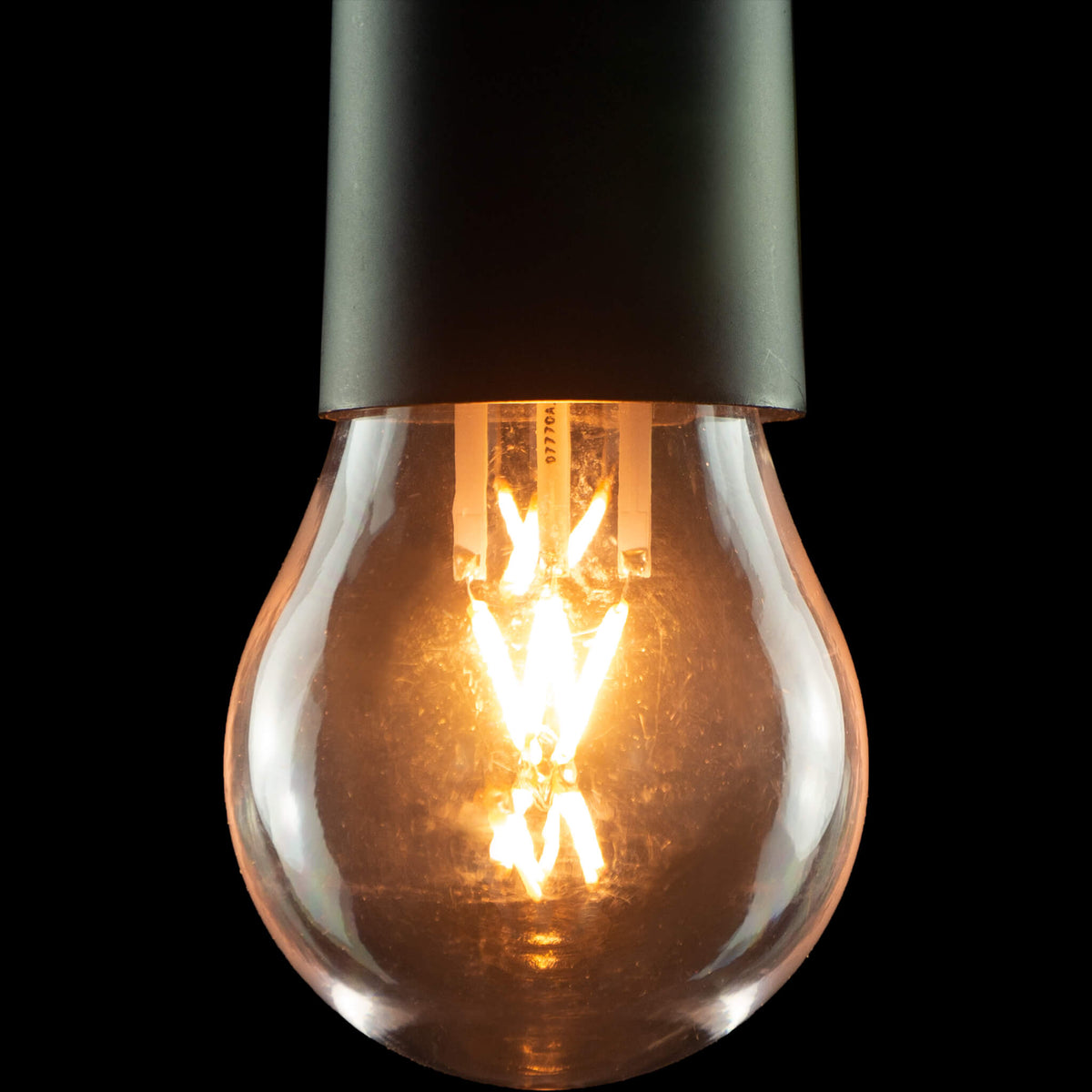 SEGULA LED Glühlampe Kunststoff stoß- und wasserfest IP65 klar – E27, 1,5 W, 2.200 K, dimmbar – Produktansicht 1