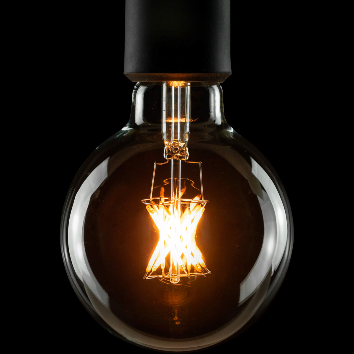 SEGULA LED Globe 95 klar – E27, 5 W, 2.200 K, dimmbar – Produktansicht 1
