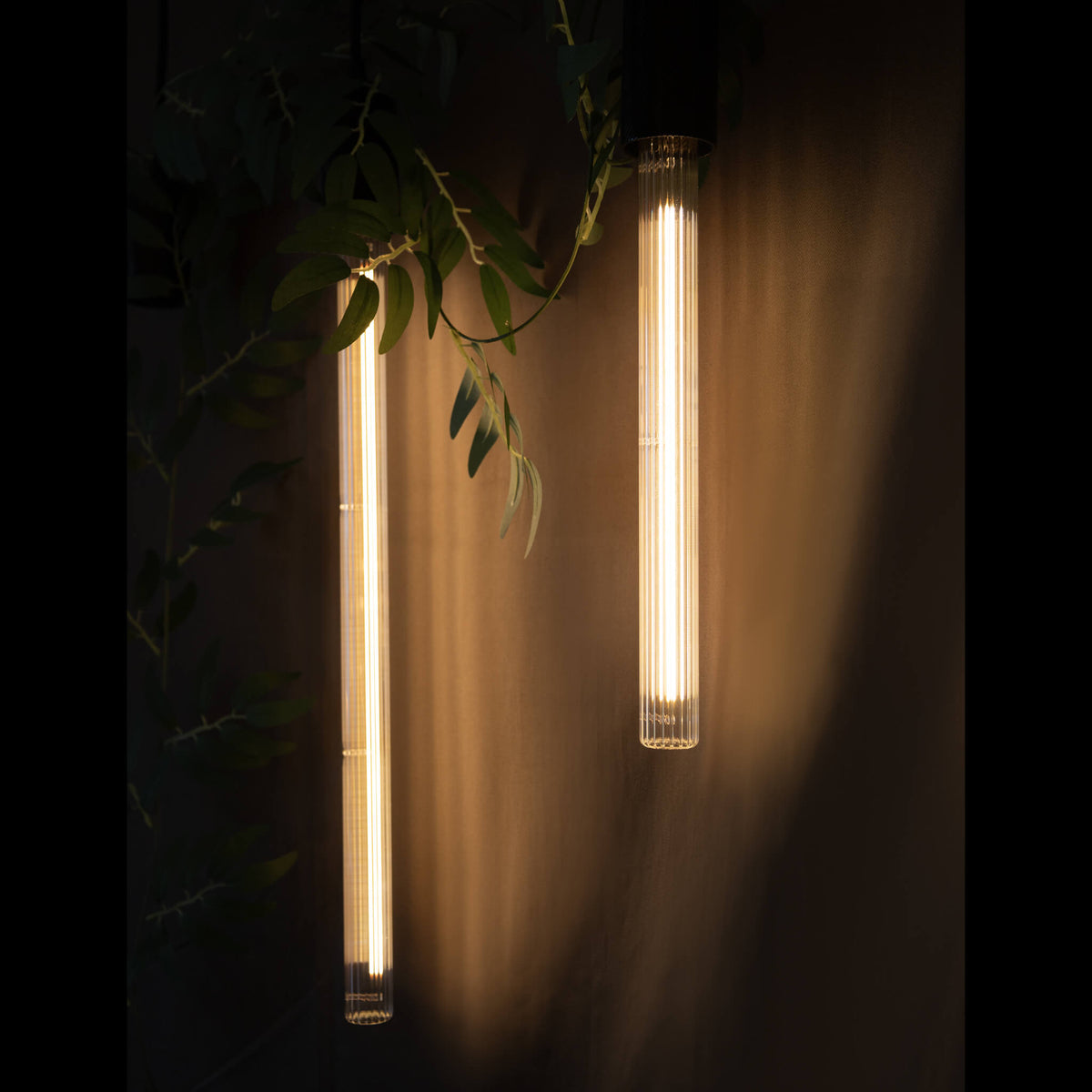 SEGULA LED Soft Tube T500 rippled klar – E27, 5 W, 2.200 K, dimmbar – Produktansicht 2