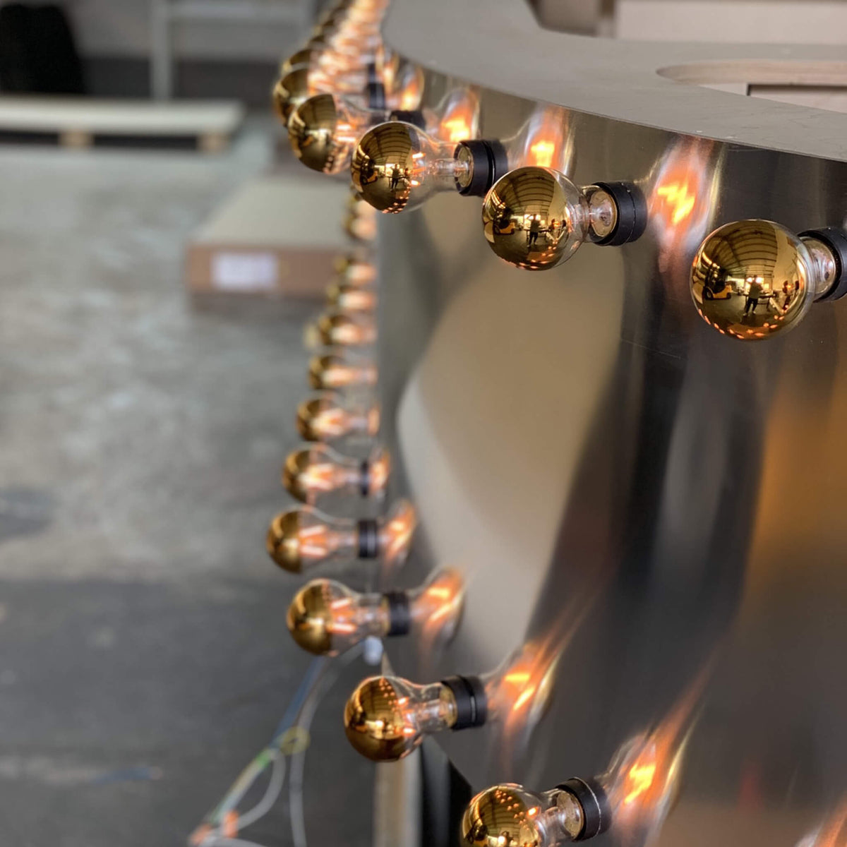 SEGULA LED Glühlampe Spiegelkopf golden – E27, 3,2 W, 2.700 K, dimmbar – Produktansicht 2