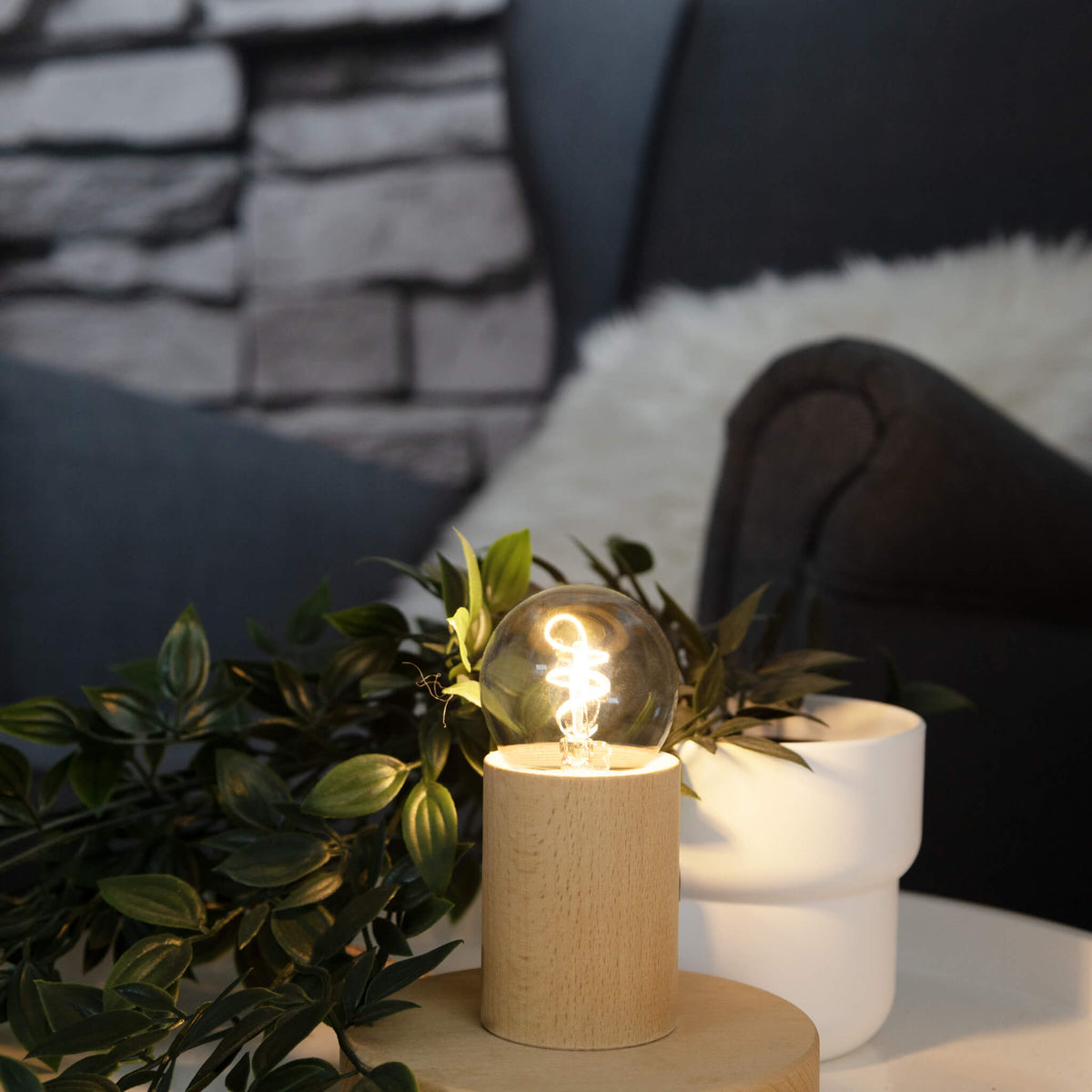 SEGULA LED Golfball Elegant klar – E27, 3 W, 2.700 K, dimmbar – Produktansicht 2