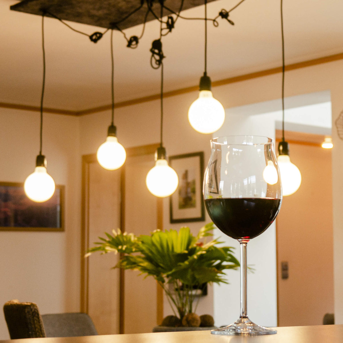 SEGULA LED Globe 125 matt satiniert – E27, 6,5 W, 2.700 K, dimmbar – Produktansicht 3