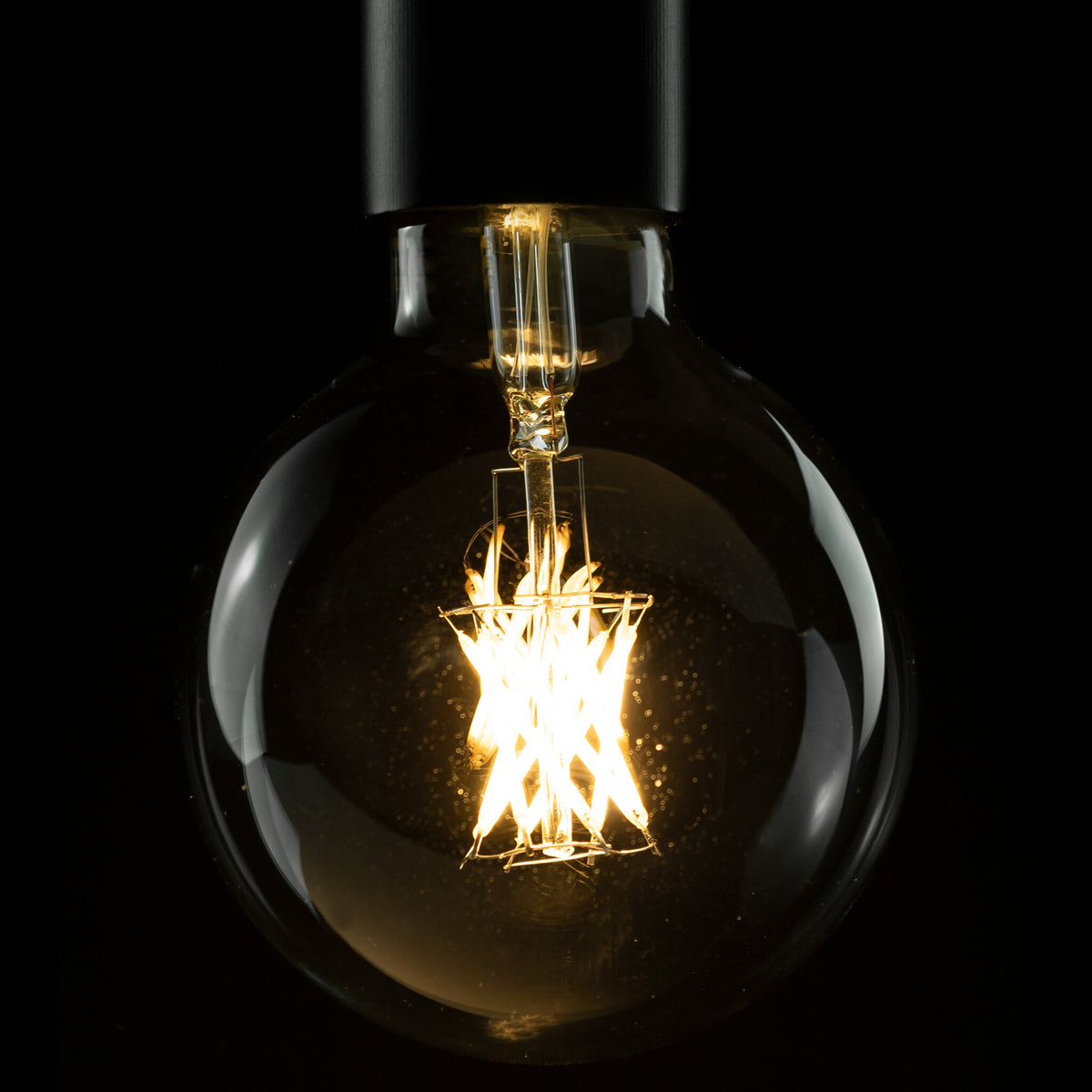 SEGULA LED Globe 95 klar – E27, 6,5 W, 2.200 K, dimmbar – Produktansicht 1
