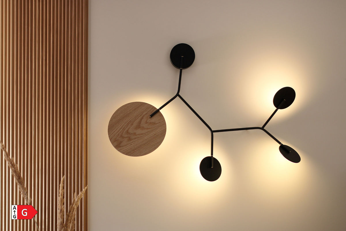 Tunto Ballon Wall 05 B Wandleuchte – Rahmen weiß, Blende Eiche, 2700 K