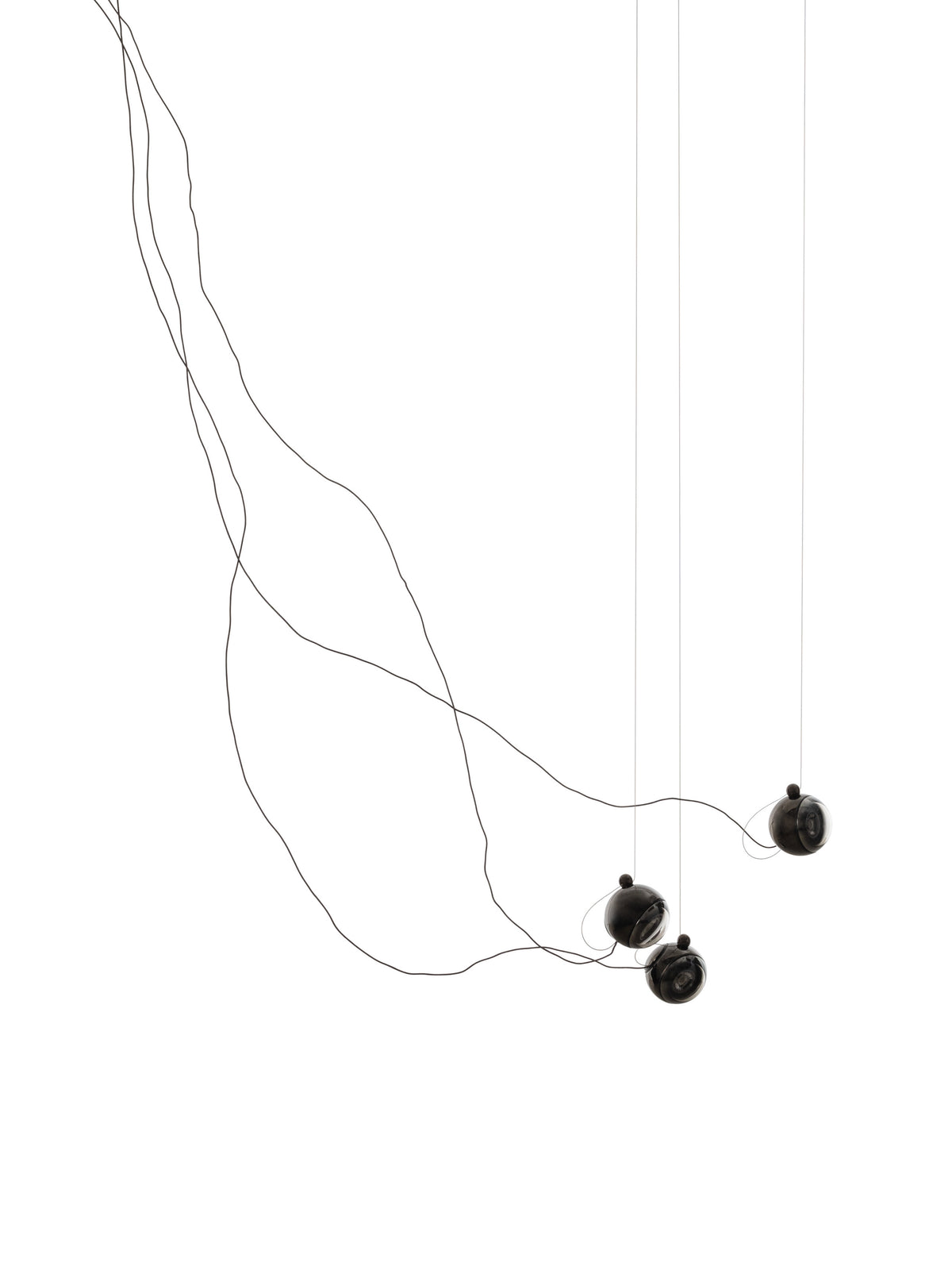 Bocci 74 Sculptural Cable Pendelleuchte – 74.3 – 3 Spiegelglas dunkel Pendel, Ø152 mm Baldachin rund