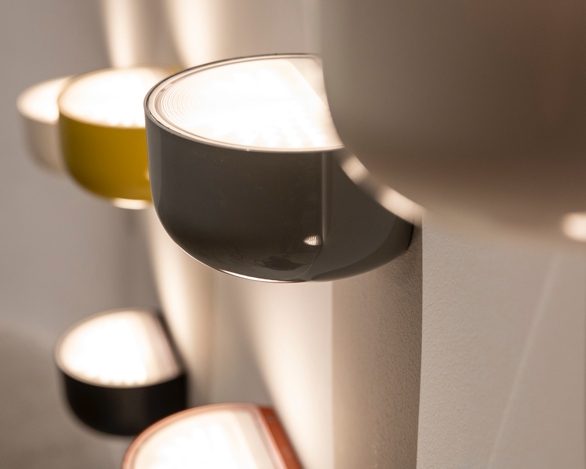 Flos Bellhop Wall Up Wandleuchte – Ansicht 2