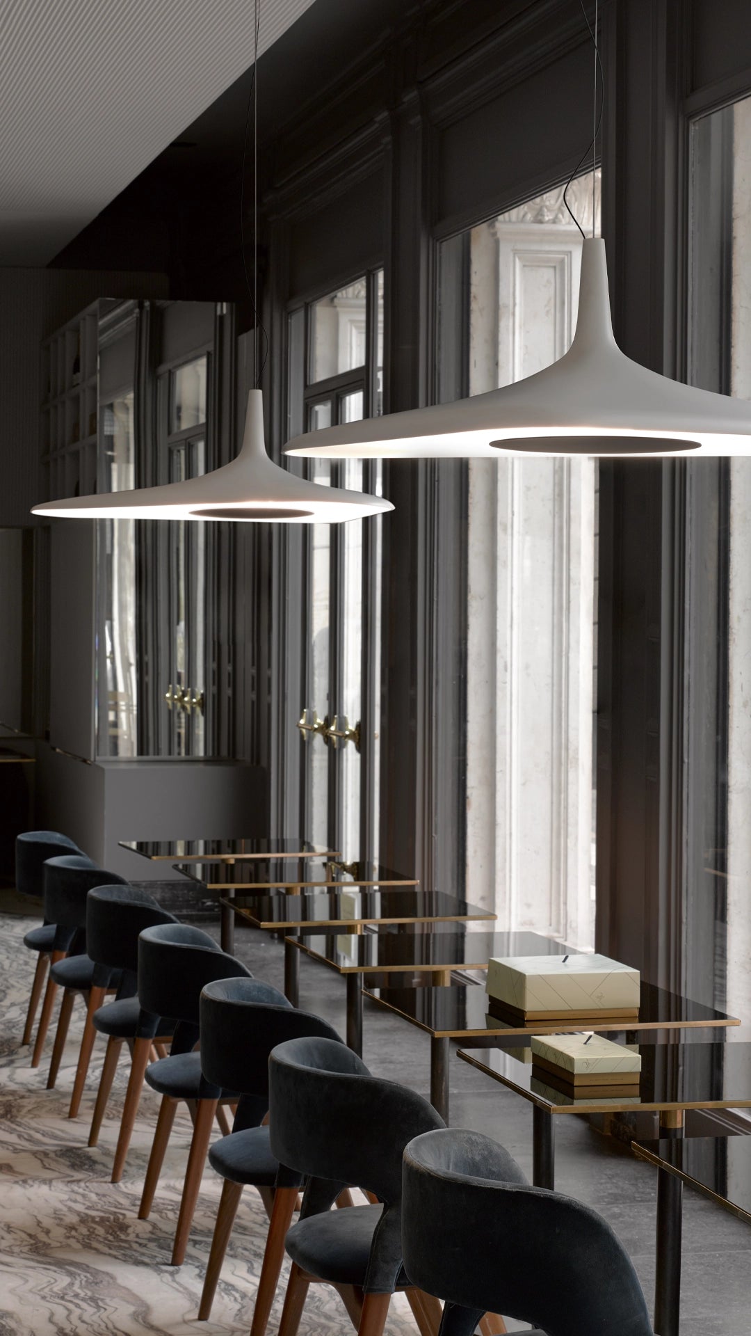 Luceplan Soleil Noir Pendelleuchte – Ansicht 2