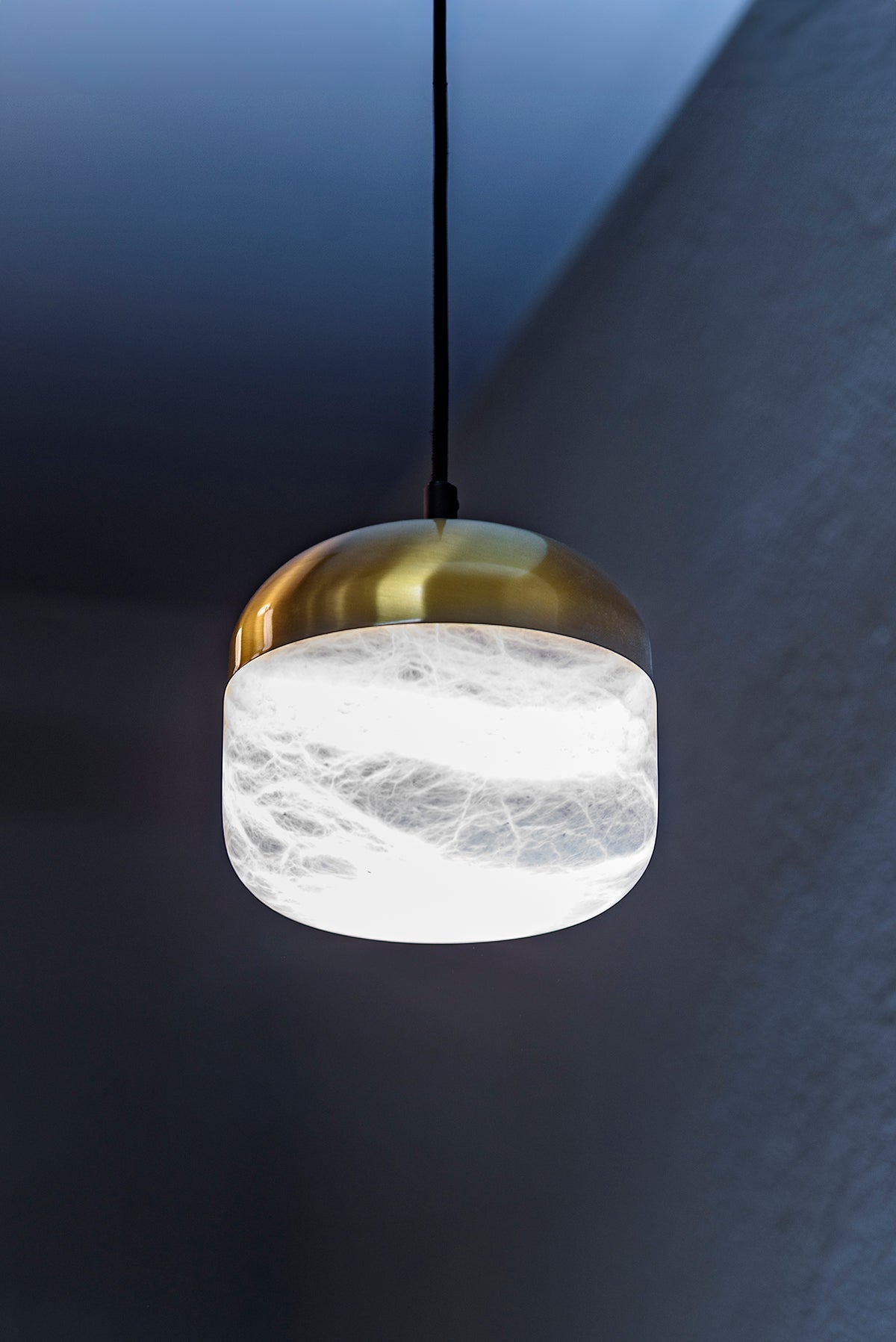 United Alabaster Single Copper Pendelleuchte – Ansicht 2