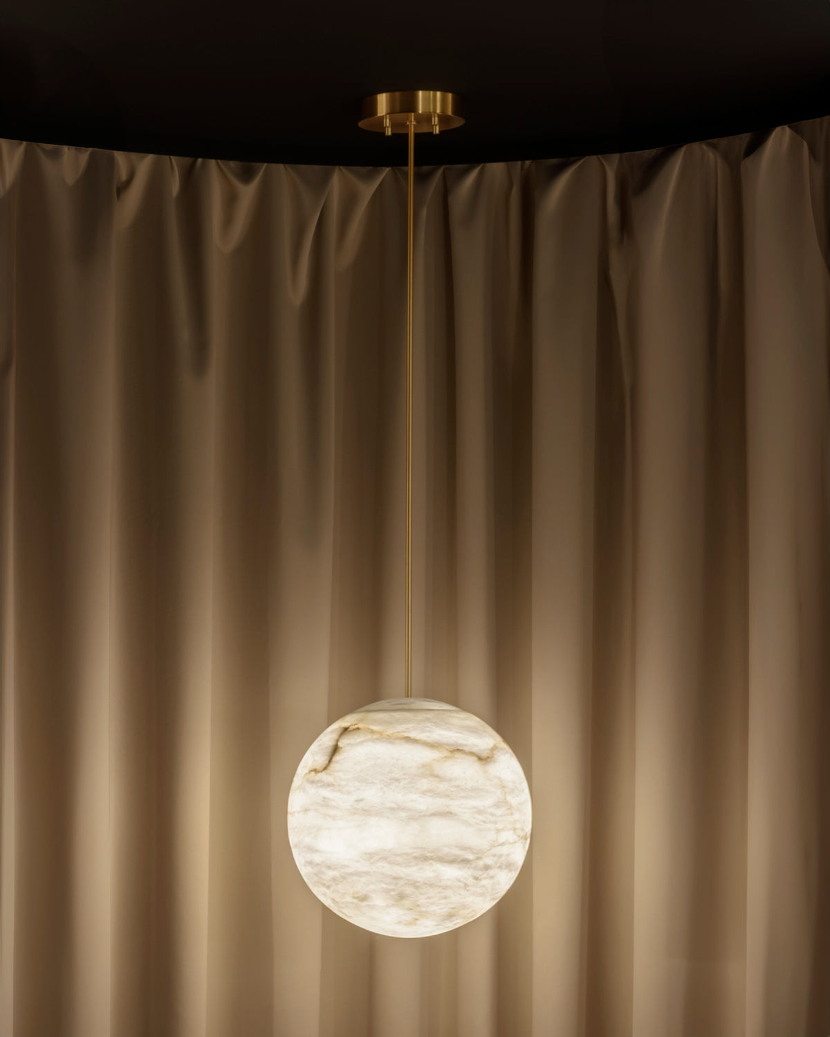 United Alabaster Single Moon Pendelleuchte – Ansicht 1