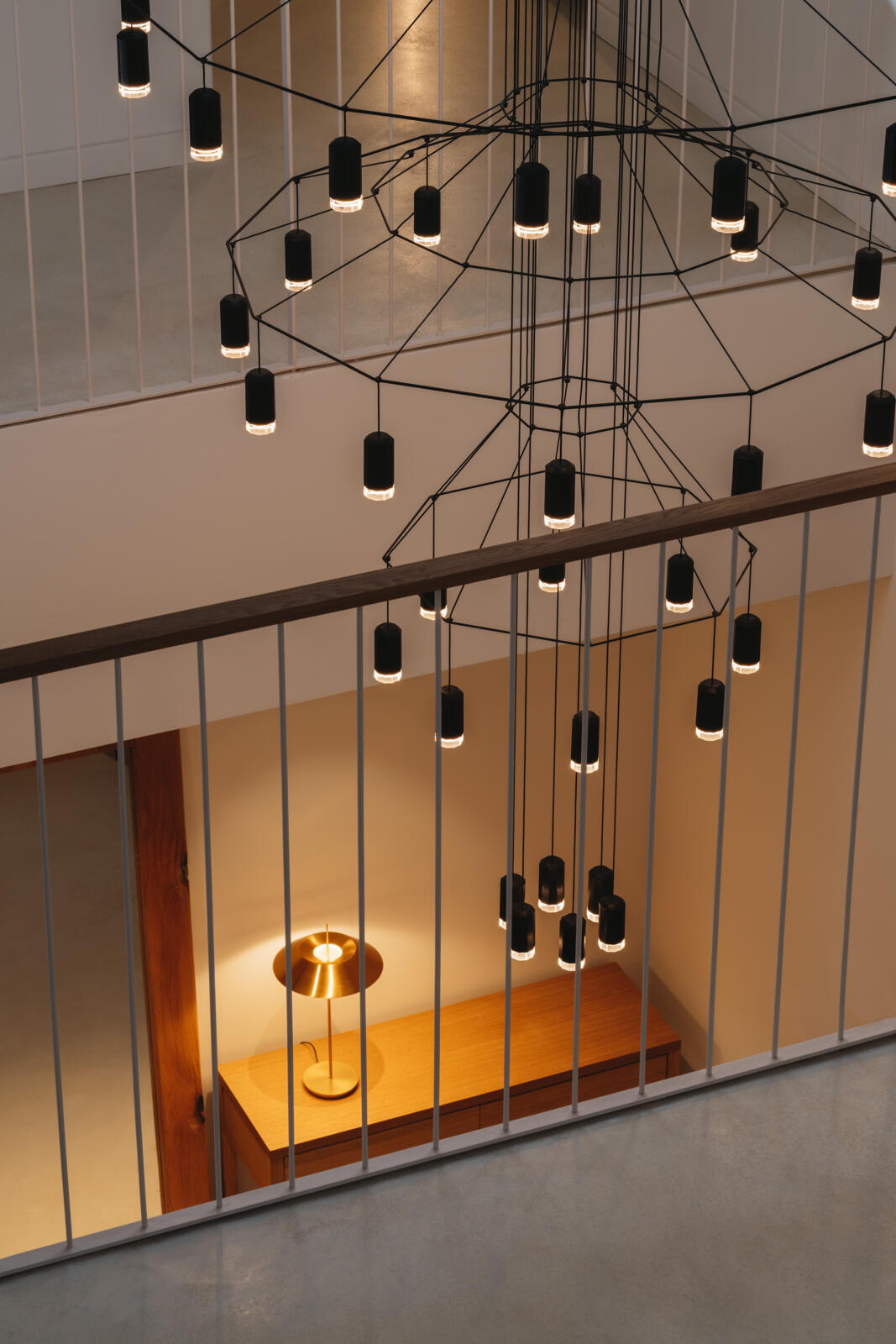Wireflow Chandelier 0374 Pendelleuchte – packshot · Oberfläche 04