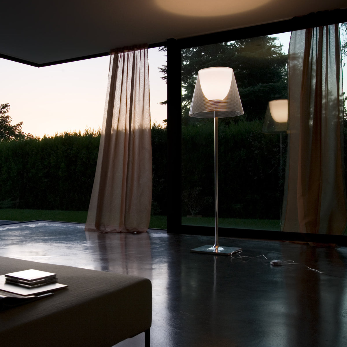 Flos KTribe Floor 3 Stehleuchte – Ansicht 3
