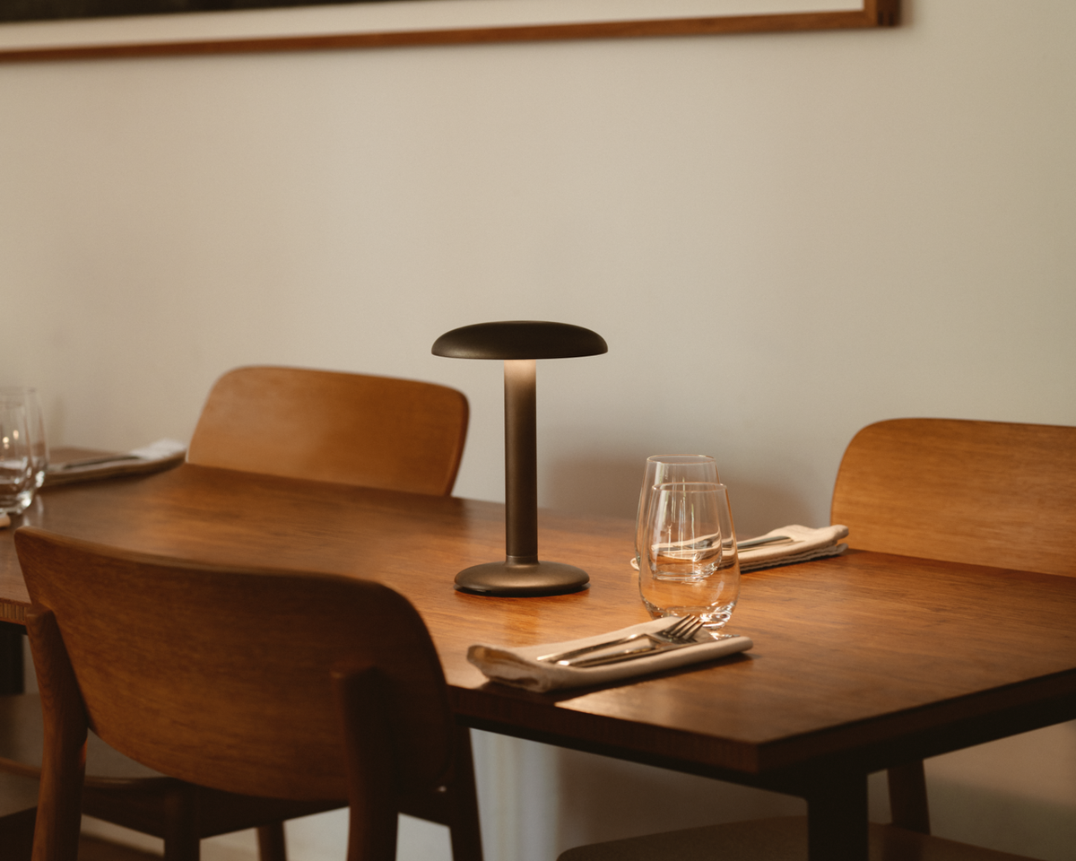 Flos Gustave Hospitality Tischleuchte – Ansicht 3