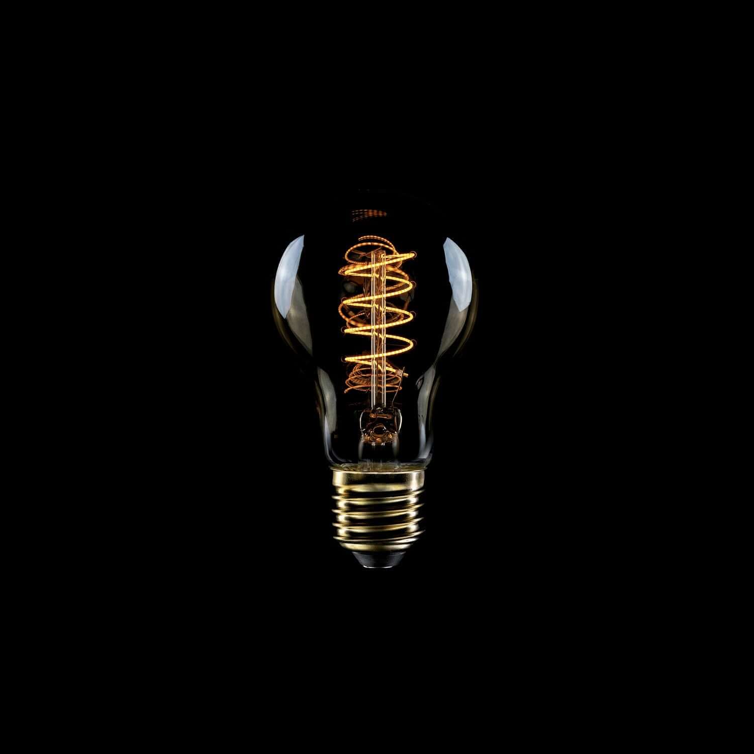 LED-Lampe Gold Carbon Line Spiralfaden Birnenform A60 4W 250Lm E27 1800K dimmbar – C03 – Produktansicht 1