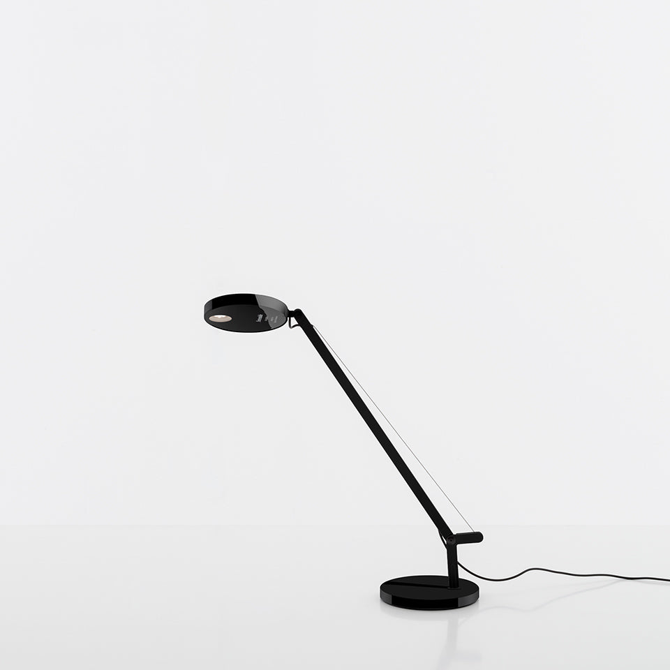 Artemide Demetra Micro Tischleuchte – Schwarz matt, 2700 K, Tischfuß