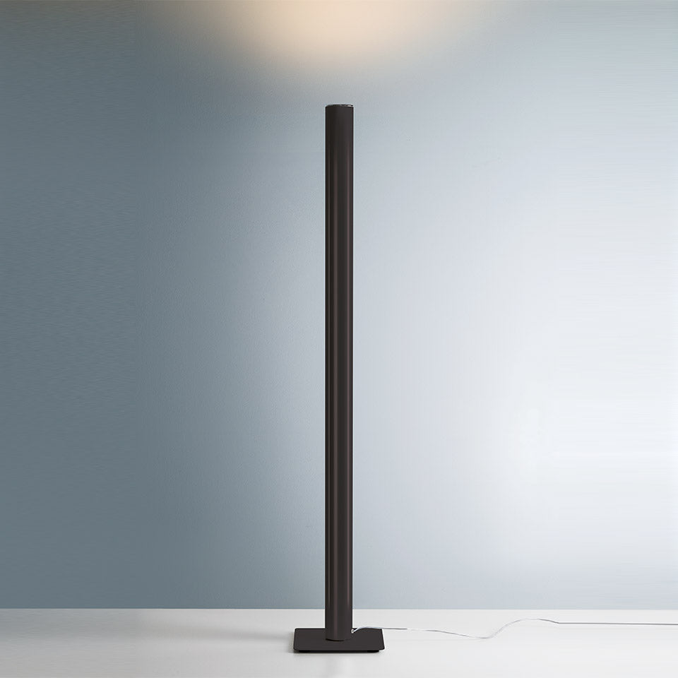Artemide Ilio Stehleuchte – Schwarz glänzend, Integralis