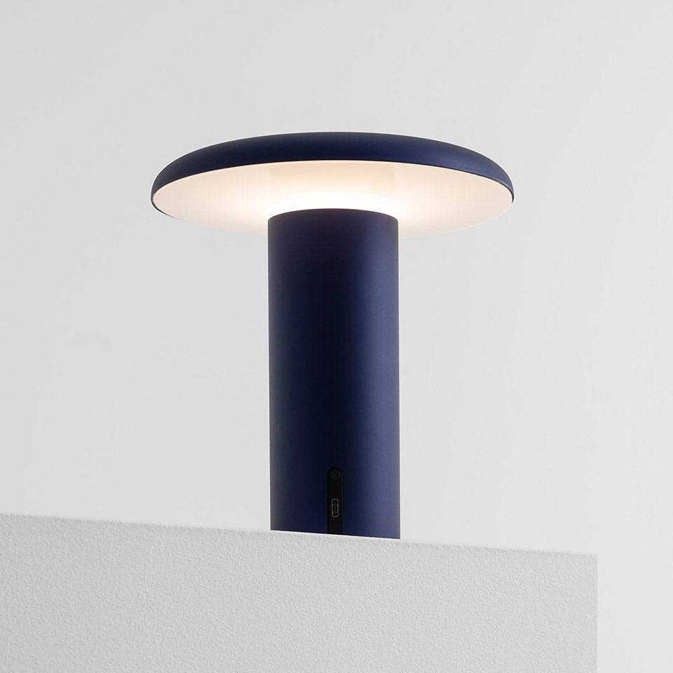 Artemide Takku Tischleuchte – Blau