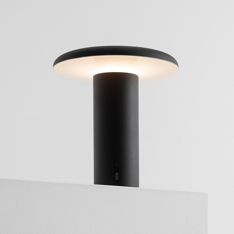 Artemide Takku Tischleuchte – Schwarz