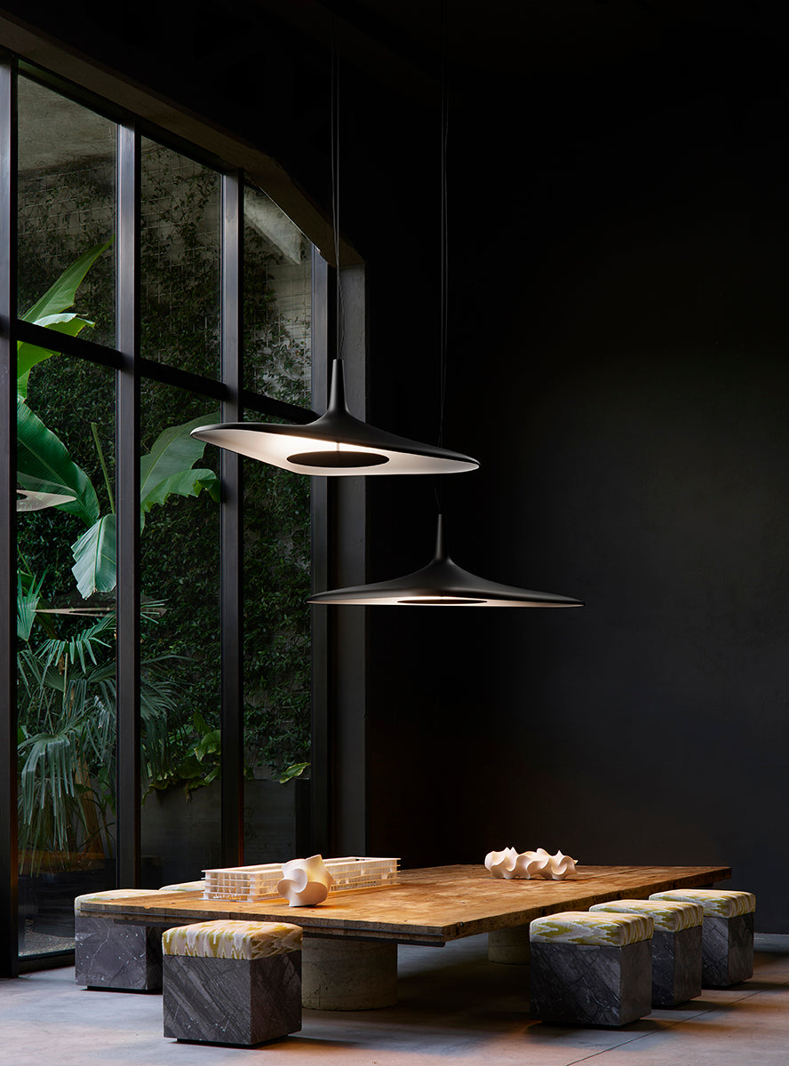 Luceplan Soleil Noir Pendelleuchte – Ansicht 1