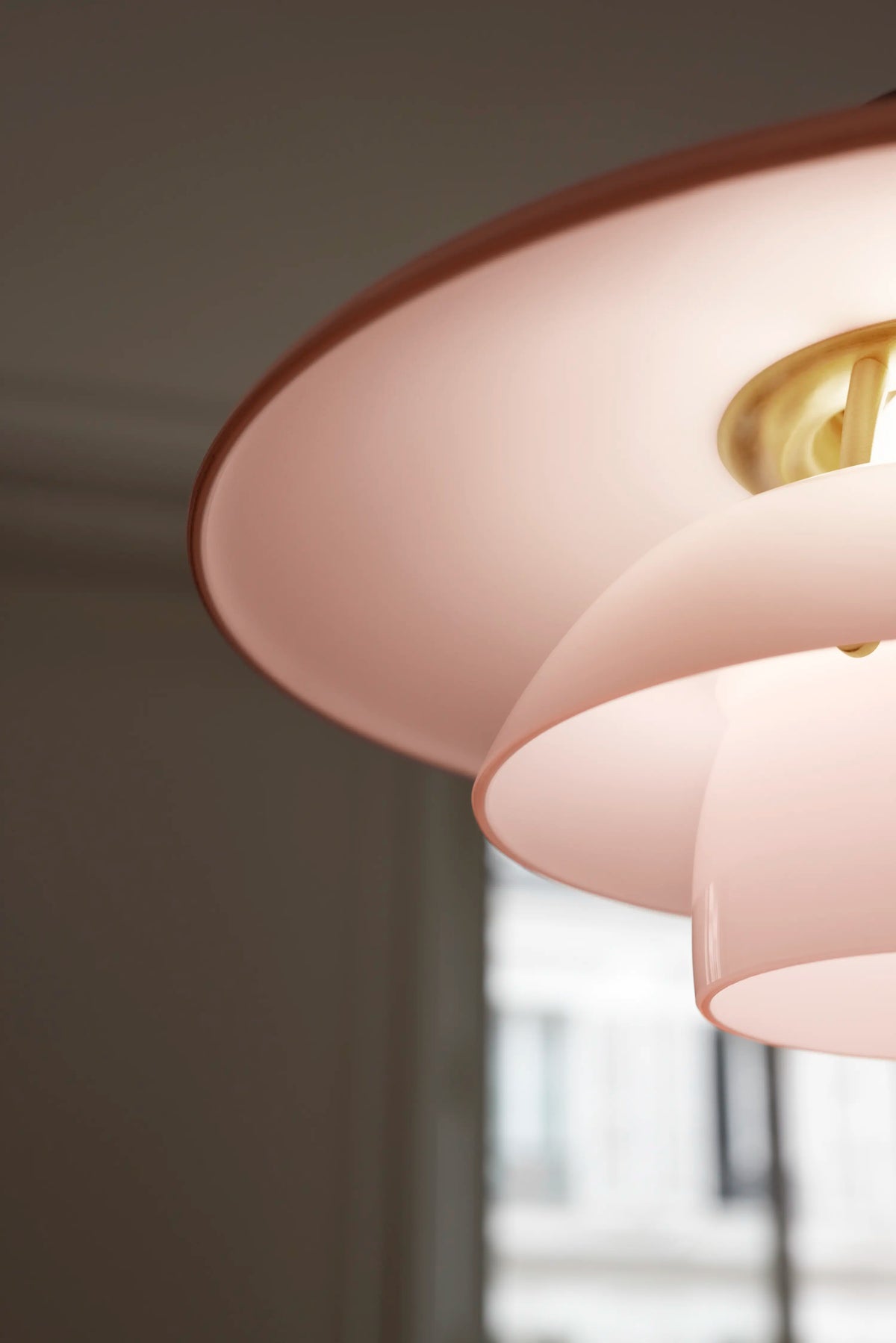 Louis Poulsen PH 3½-3 Pale Rose Messing Pendelleuchte – Ansicht 5