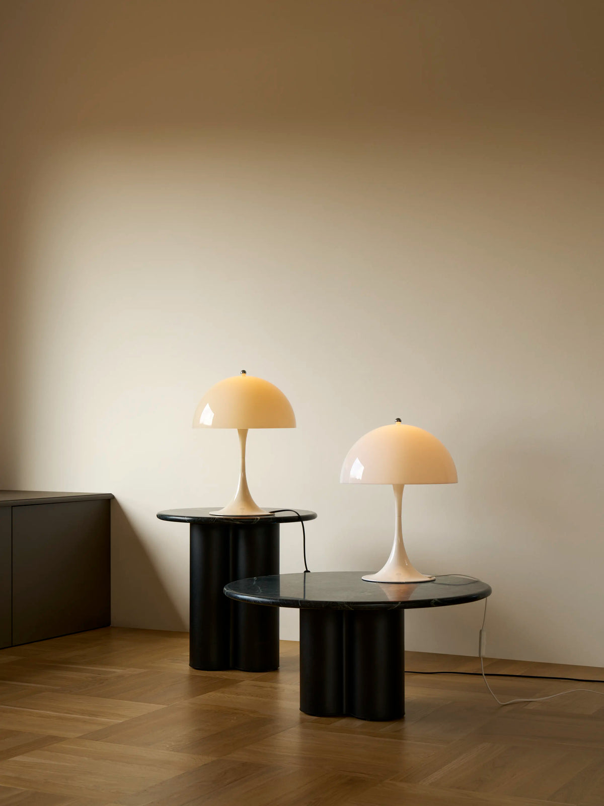 Louis Poulsen Panthella 320 Tischlampe – Ansicht 4