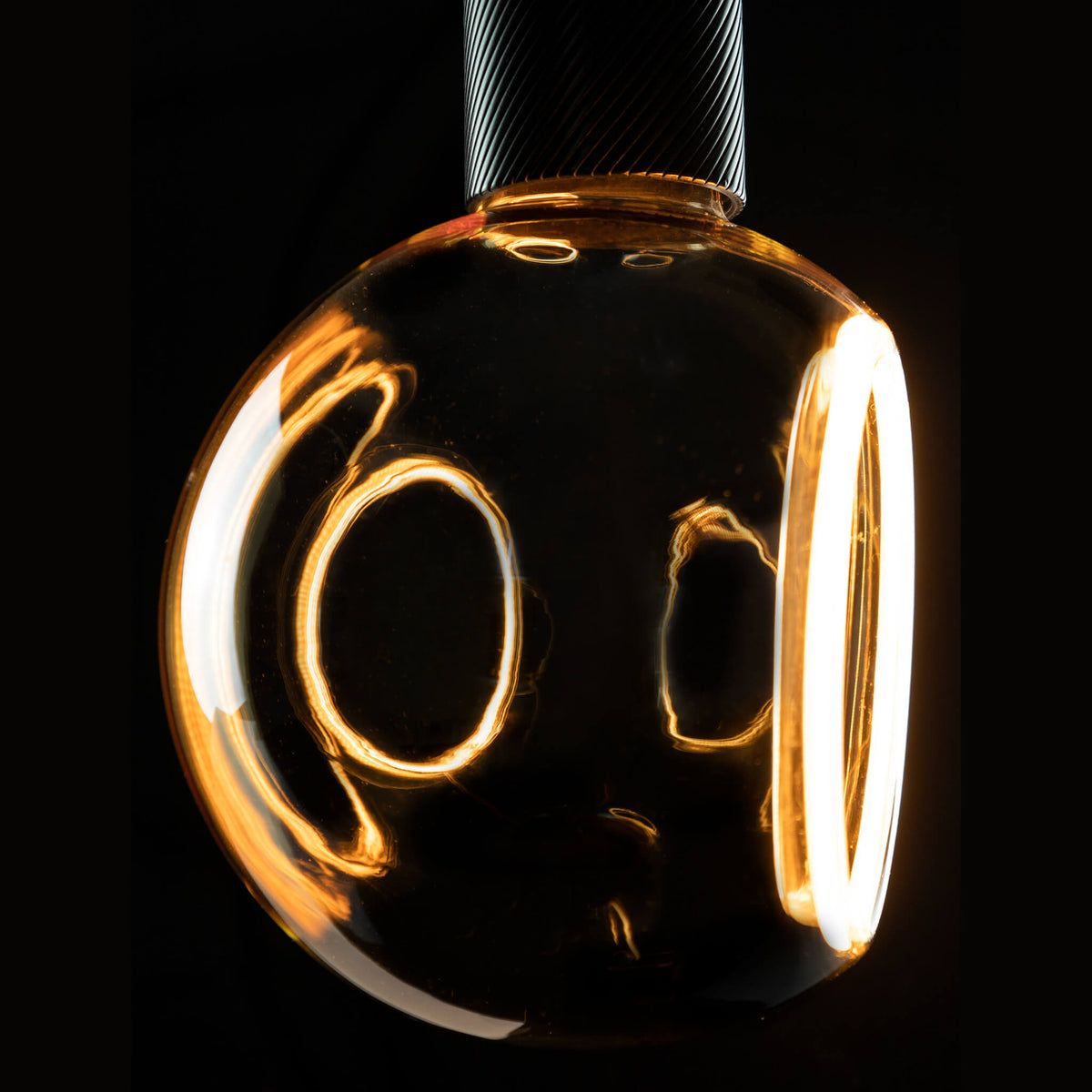 SEGULA LED Floating Globe 150 90° golden – E27, 4,5 W, 2.200 K, dimmbar – Produktansicht 3