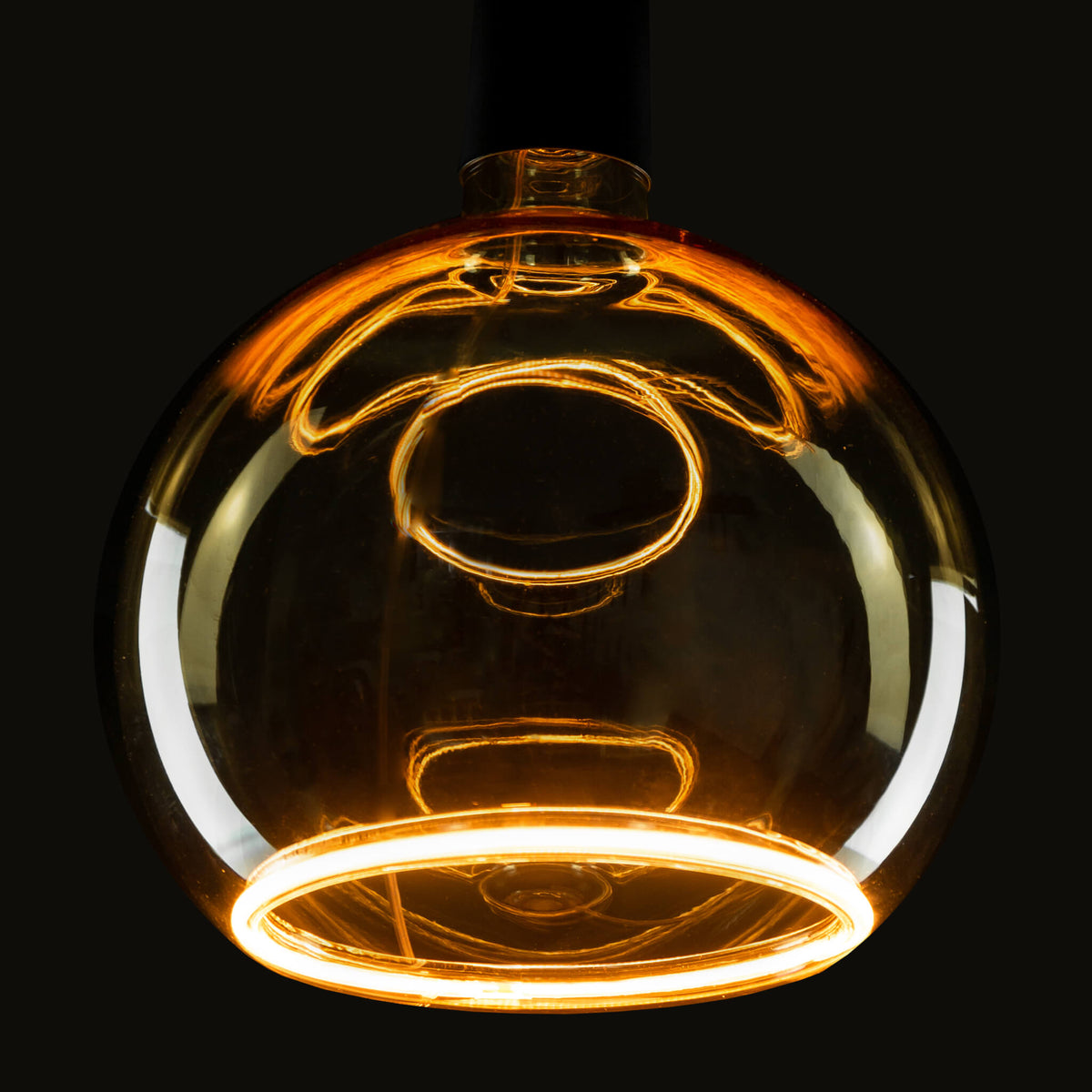 SEGULA LED Floating Globe 150 golden – E27, 4 W, 2.200 K, dimmbar – Produktansicht 2