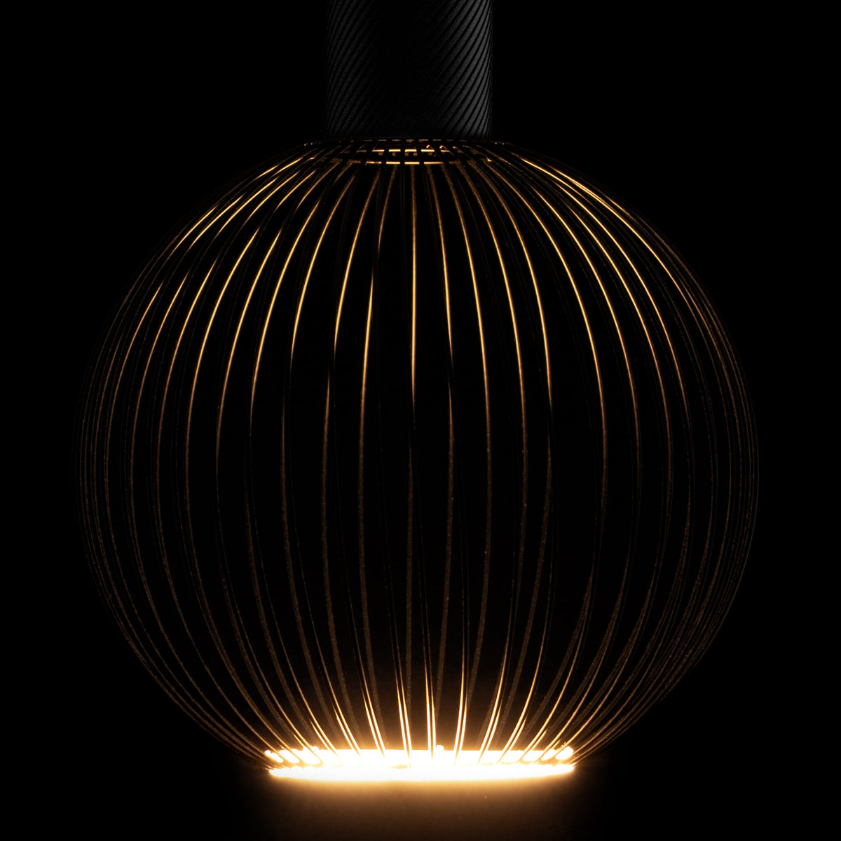 SEGULA LED Floating Filo Globe 180 schwarz – E27, 5 W, 2.200 K, dimmbar – Produktansicht 1