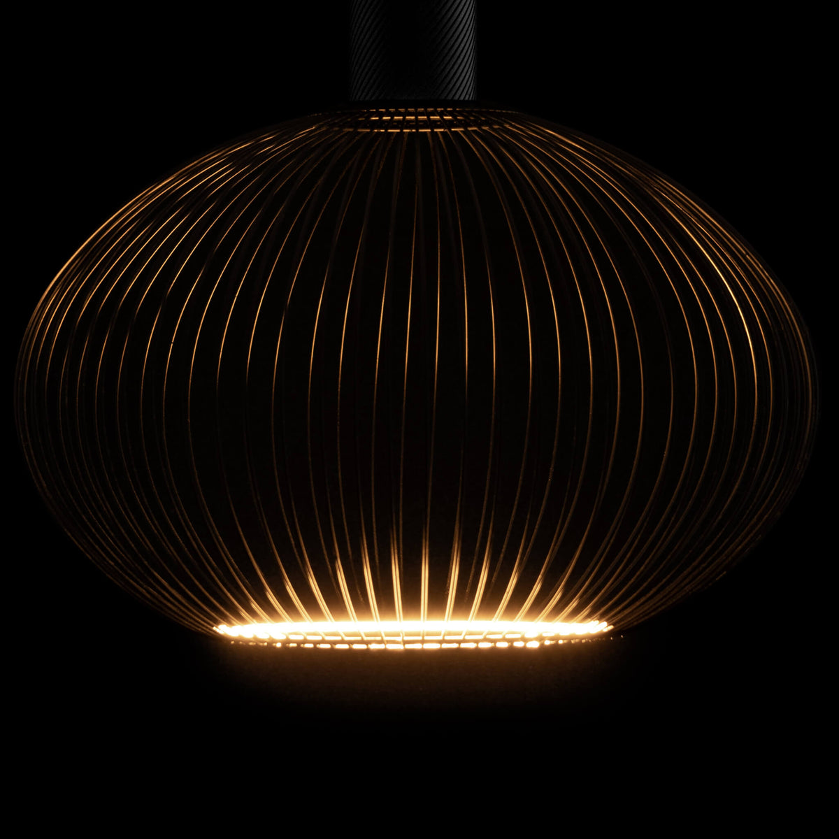 SEGULA LED Floating Filo Oval 300 schwarz – E27, 6 W, 2.200 K, dimmbar – Produktansicht 1