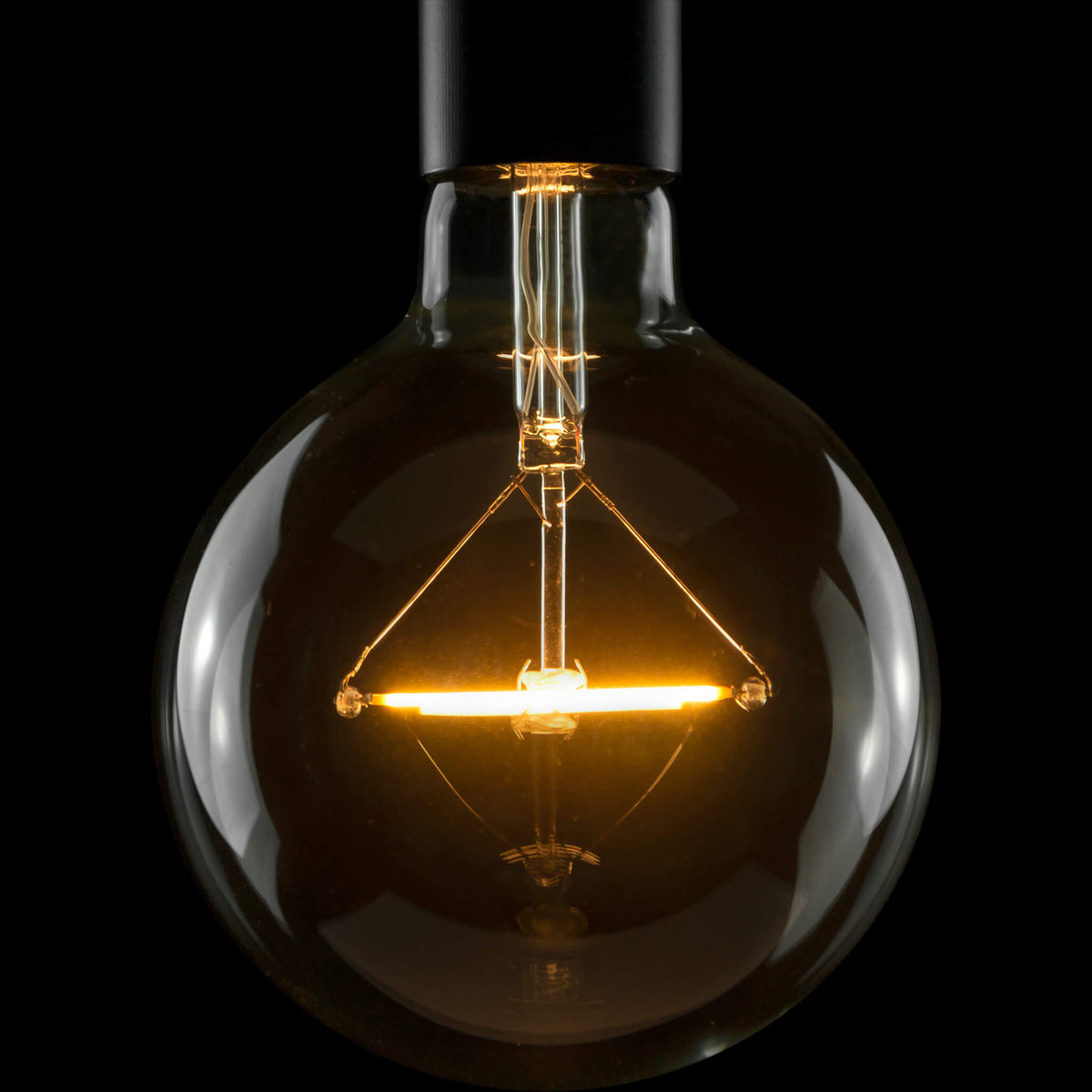 SEGULA LED Globe 95 Balance klar – E27, 3 W, 2.200 K, dimmbar – Produktansicht 1