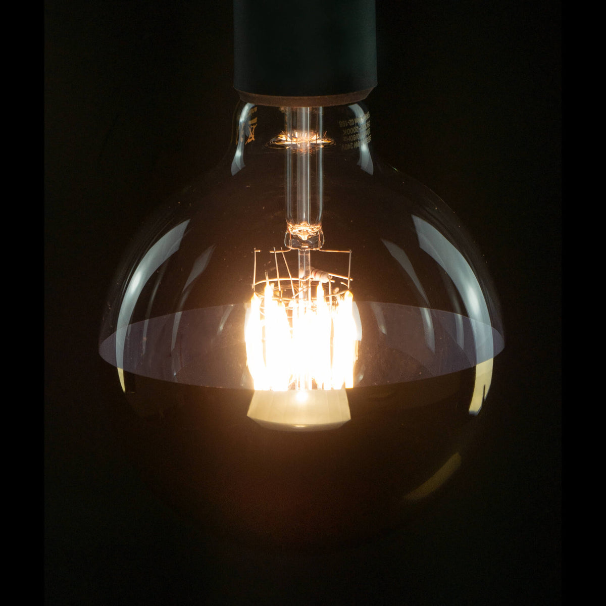 SEGULA LED Globe 125 Spiegelkopf golden – E27, 6,5 W, 2.700 K, dimmbar – Produktansicht 1