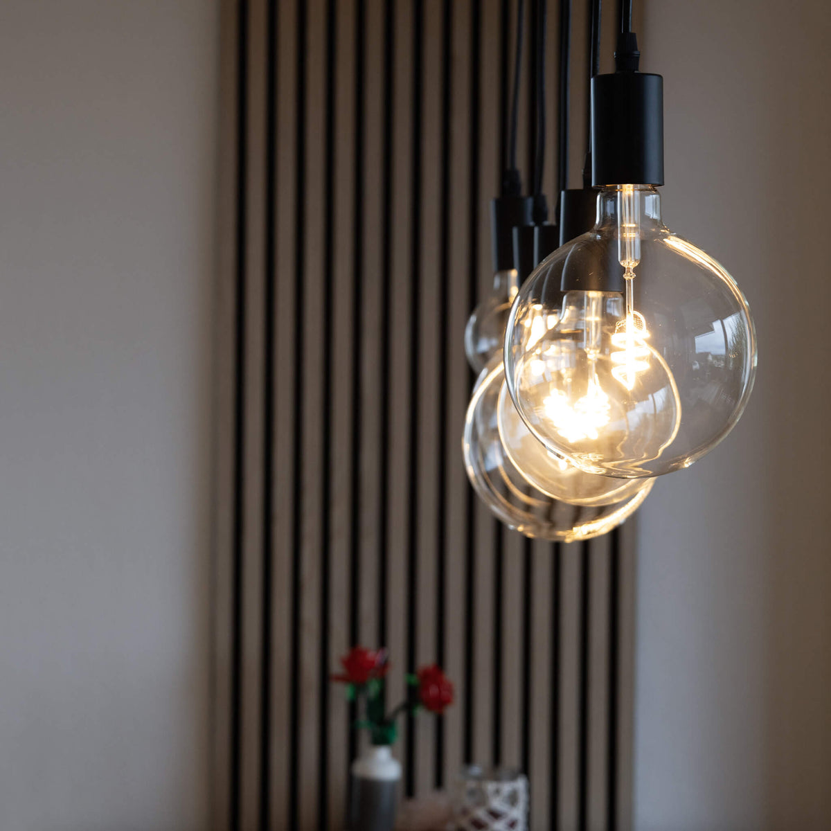 SEGULA LED Globe 95 Elegant klar – E27, 3 W, 2.200 K, dimmbar – Produktansicht 2