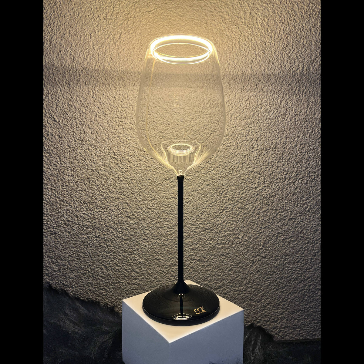 SEGULA LED Floating Rotwein – E27, 5 W, 2.200 K, dimmbar