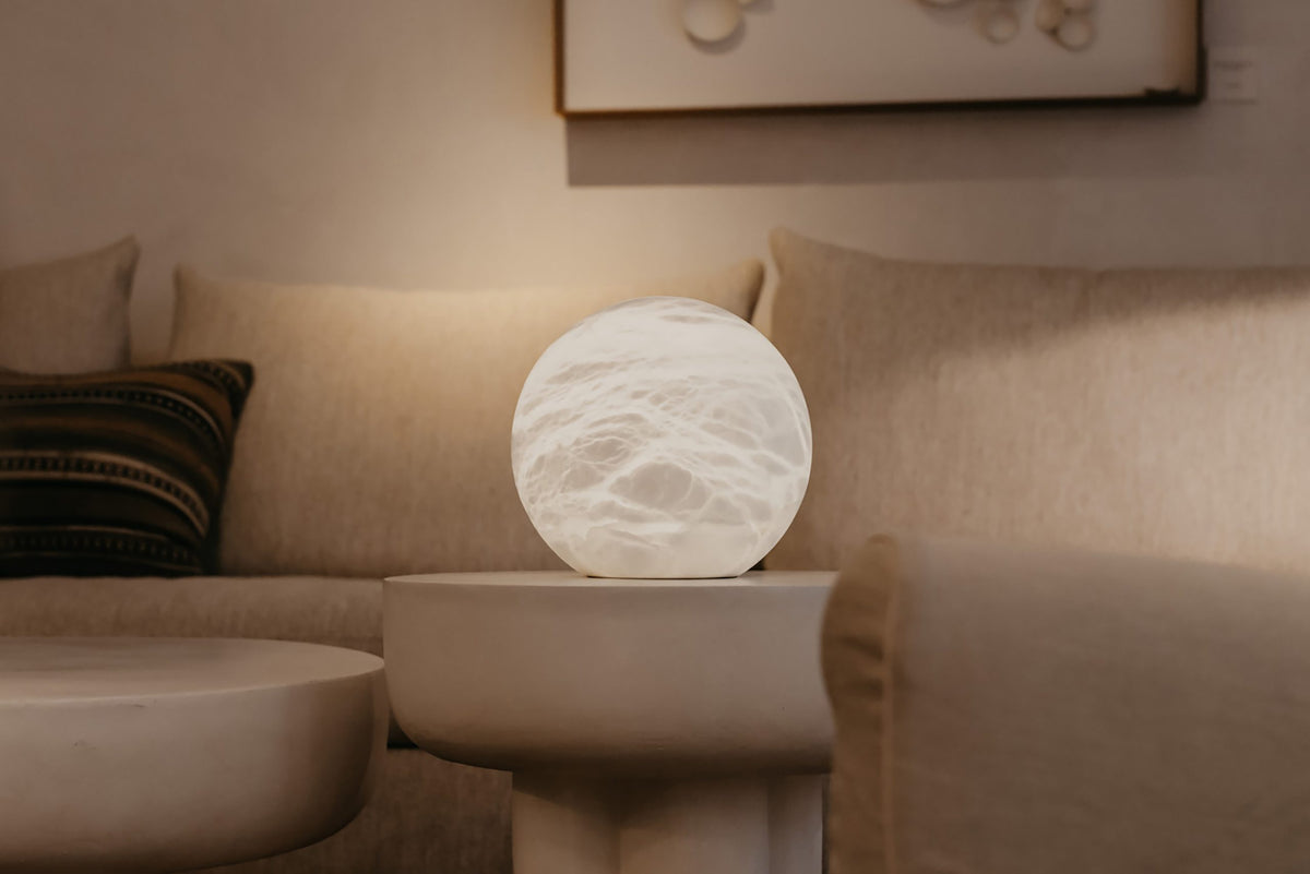 United Alabaster Wireless Moon Akku-Tischleuchte – Ansicht 4