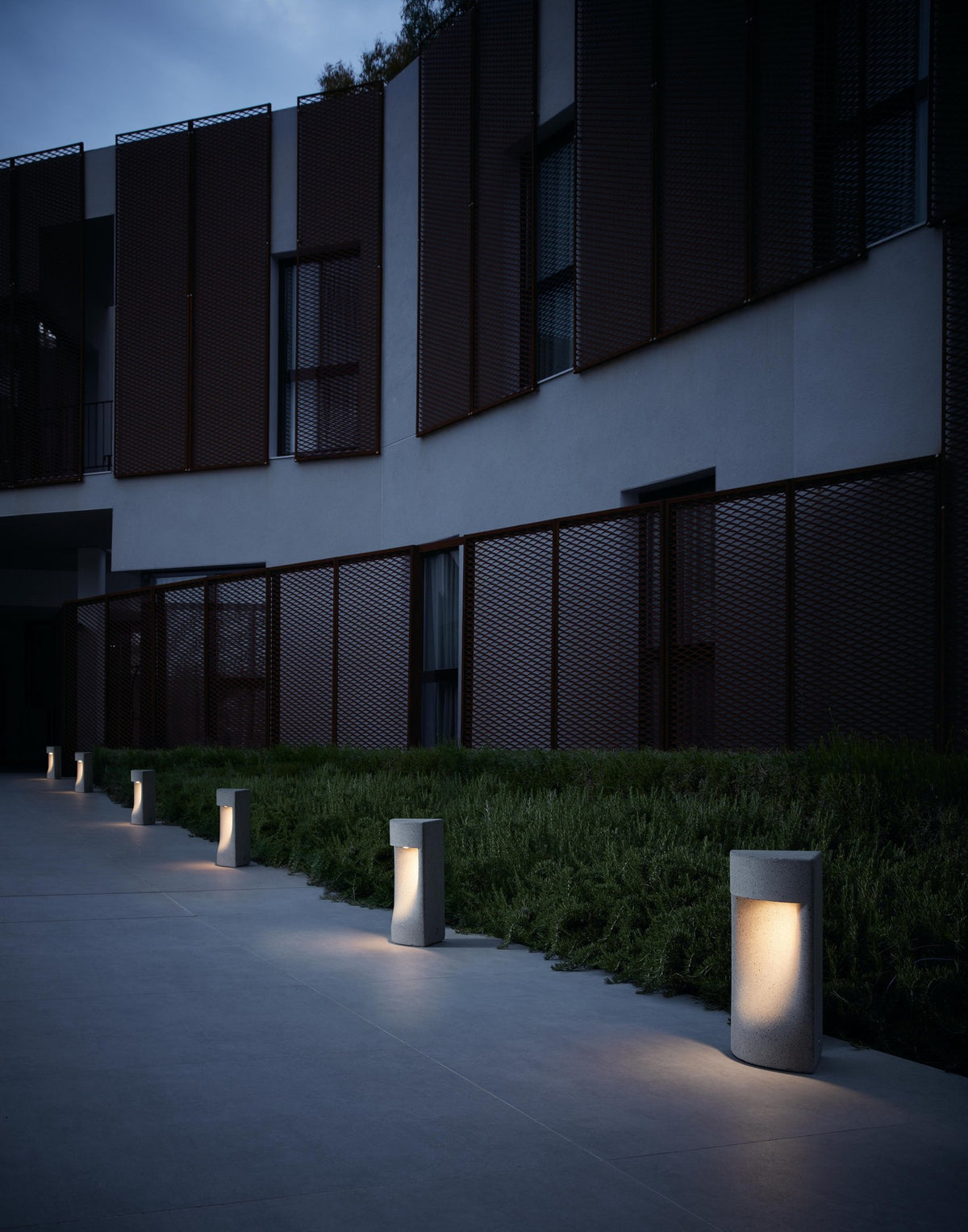 Bover Moai B/35 Pollerleuchte – Ambiente
