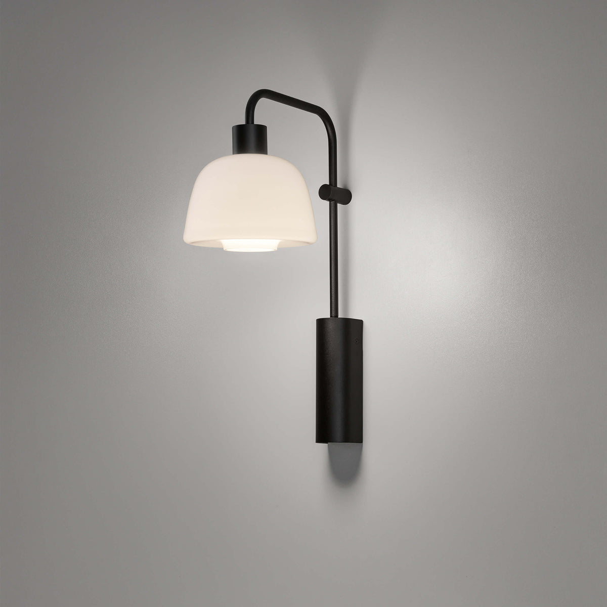 Bover Drep A/04 Wandleuchte – Opal Weiß