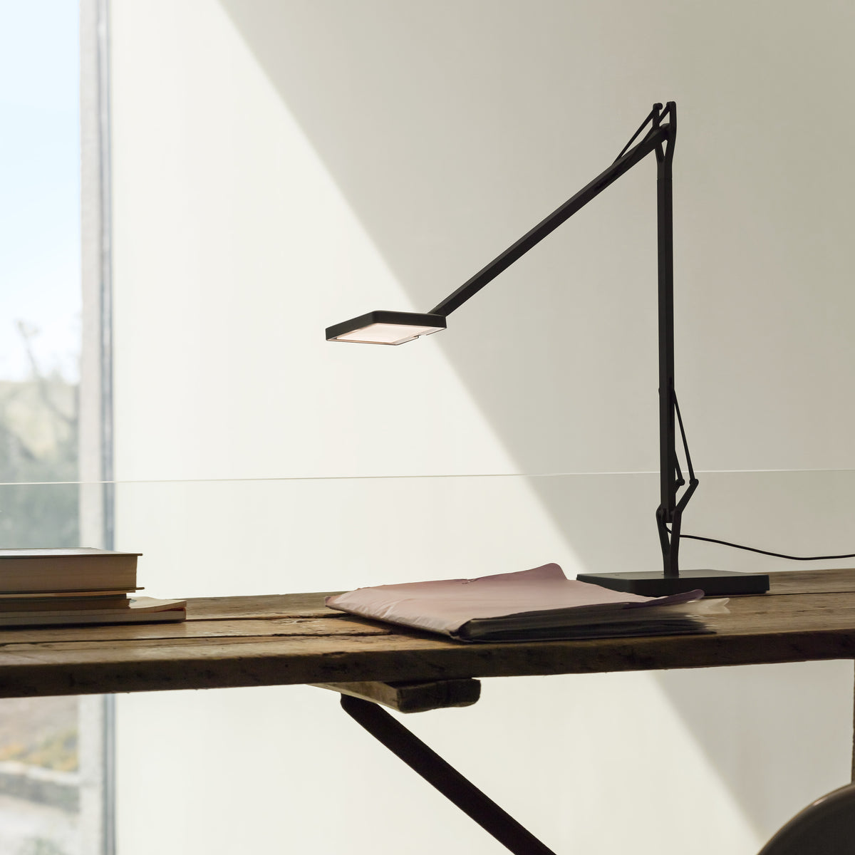 Flos Kelvin Edge Base Tischleuchte – Ansicht 1