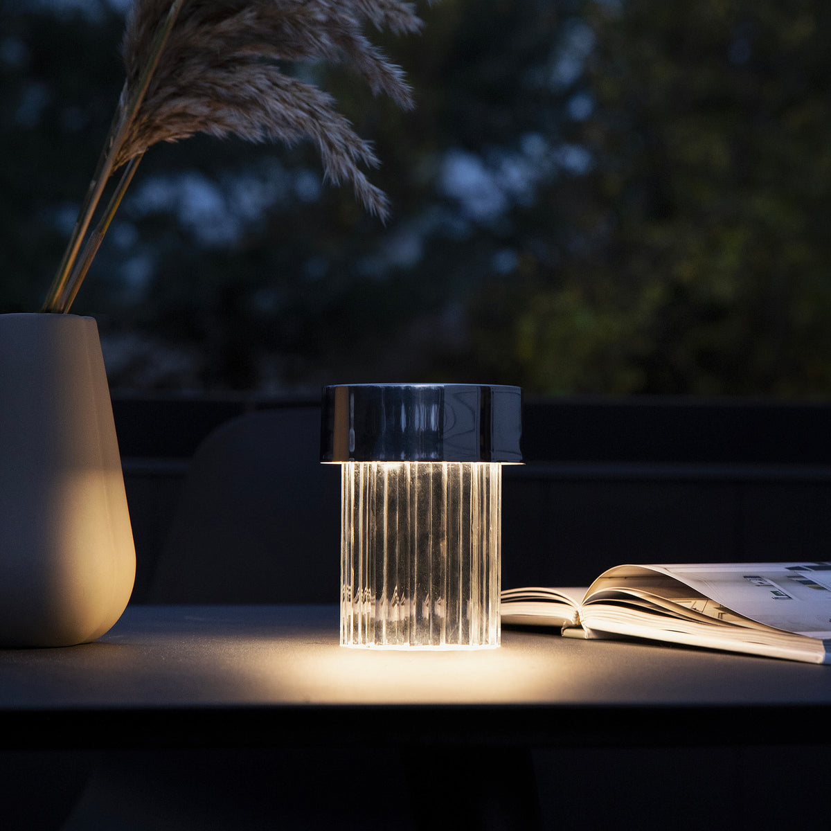 Flos Last Order Fluted Akku-Tischleuchte