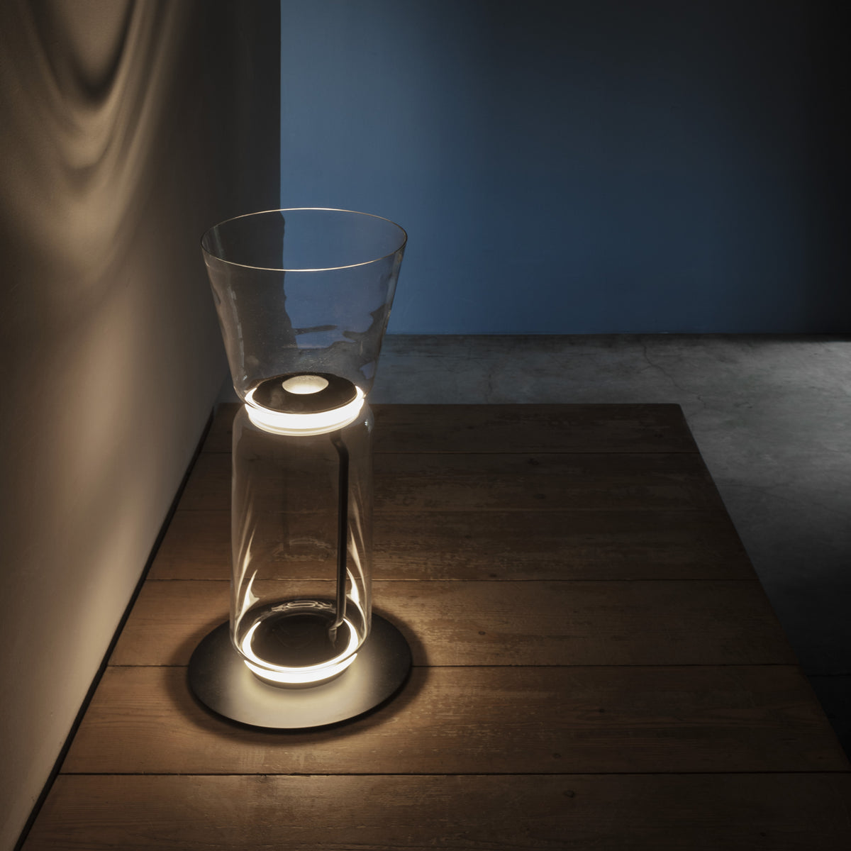 Flos Noctambule Floor 1 High Cylinder Cone Small Base Stehleuchte – Ansicht 1