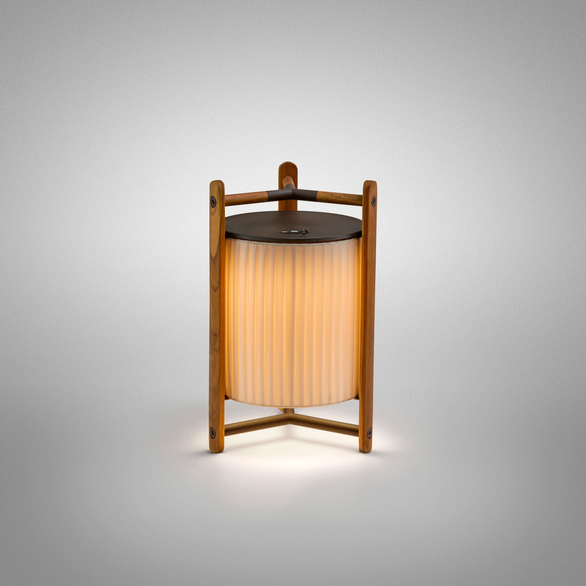 Bover Kando M/40/R Tischleuchte – Braun, Schirm Band transluzent Teak Creme