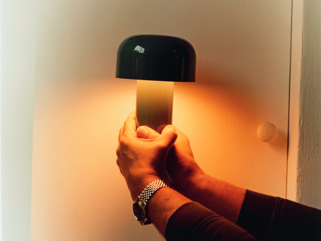 Flos Bellhop Unplugged Akku-Tischleuchte – Ansicht 10