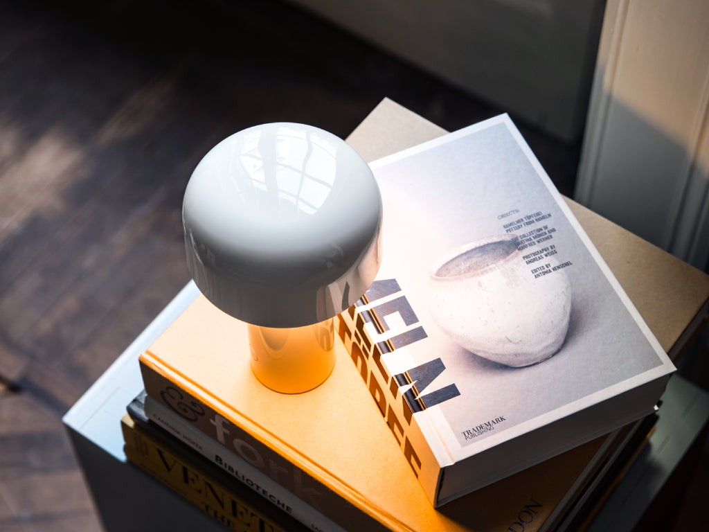 Flos Bellhop Unplugged Akku-Tischleuchte – Ansicht 4