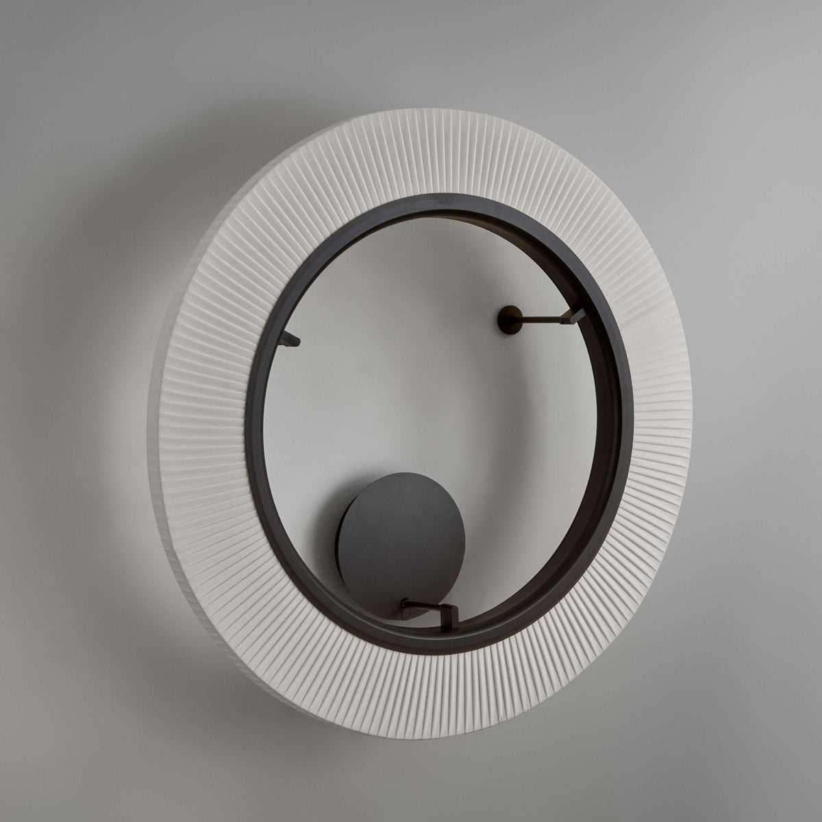 Bover Roda PF/90 Decken- und Wandleuchte – Braun, Schirm Band transluzent Weiß, dimmbar (1-10V)